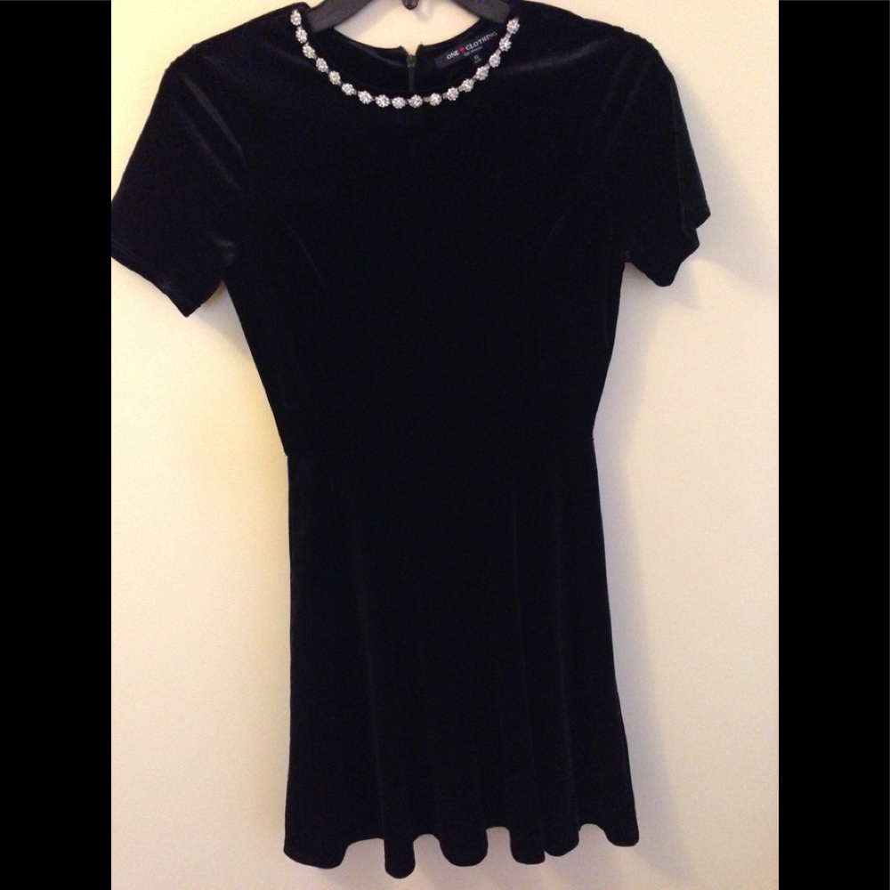 Velvet black pretty dress